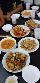 Seafood table at Tumz Restaurant
